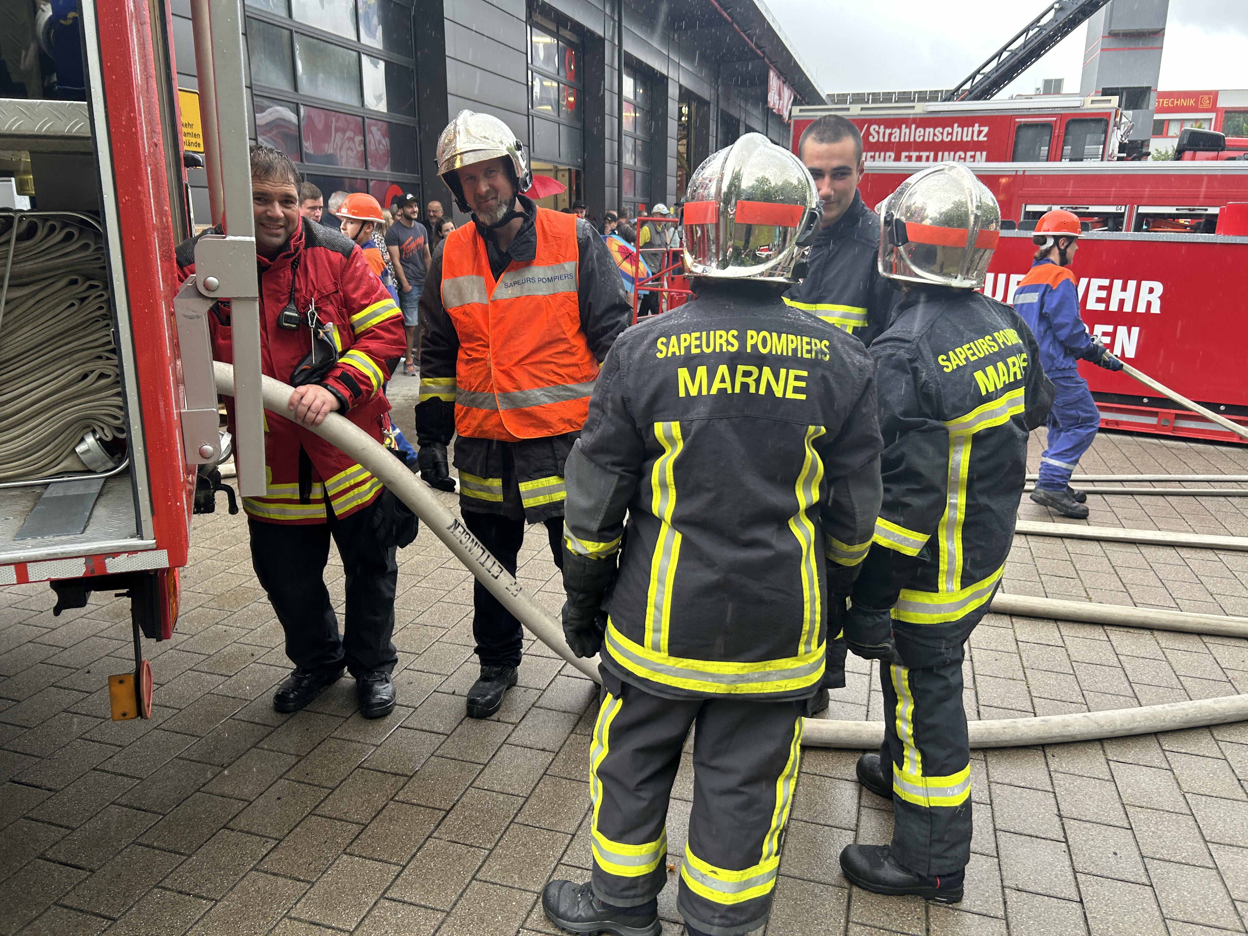 Mitglieder der Sapeur Pompiers Epernay